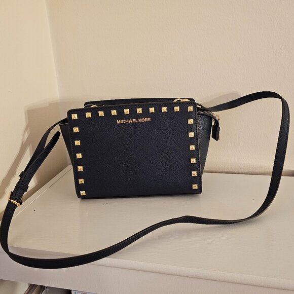 MICHAEL Michael Kors Selma Stud Medium Messenger - Picture 12 of 12